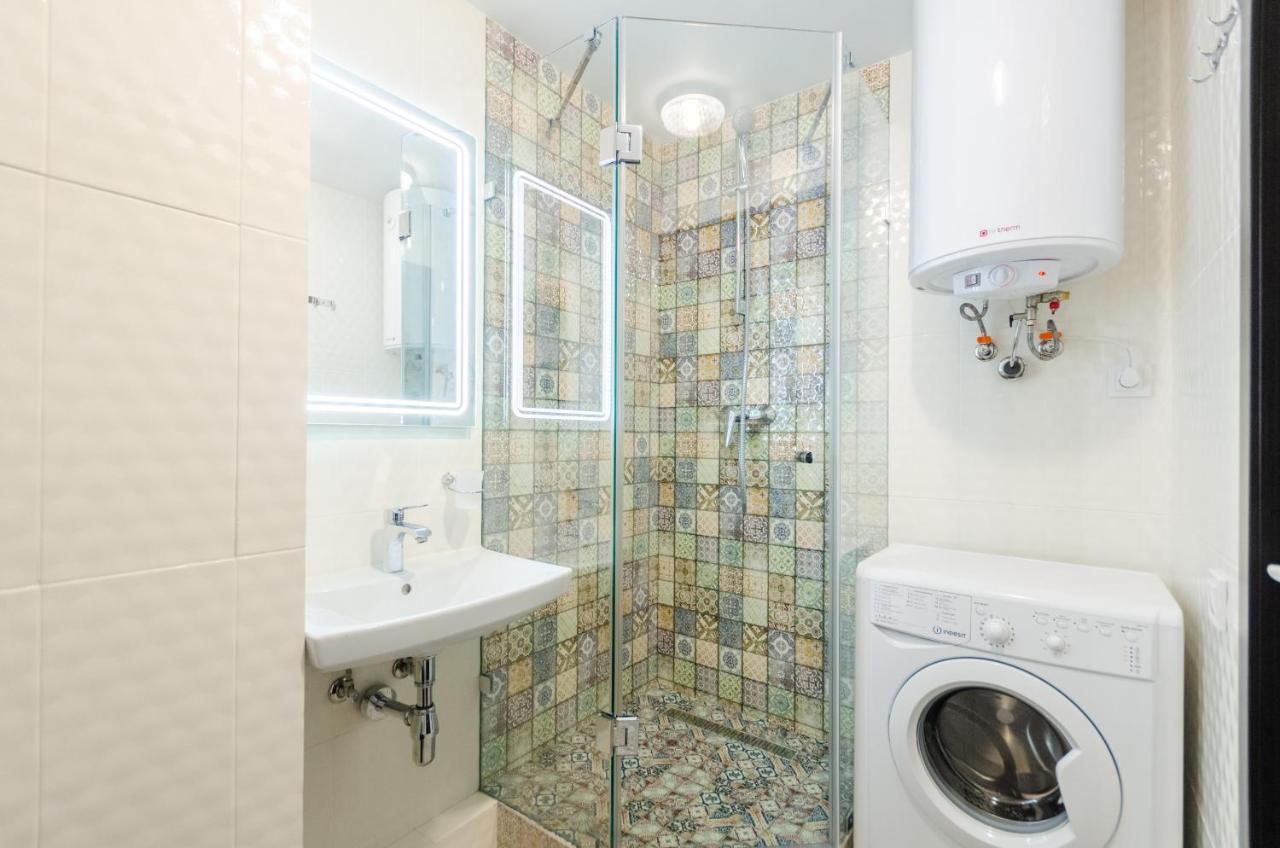 Artal Apartment On Obolonsky Avenue 31 Kiev Eksteriør billede